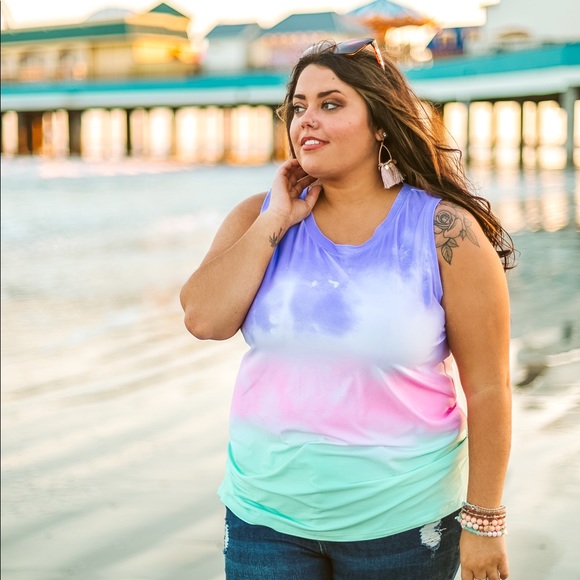 Glitzy Girlz Boutique brand tank - Picture 4 of 8